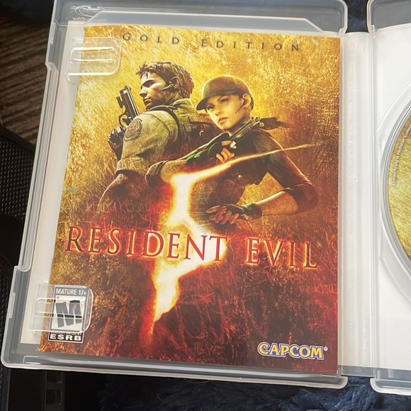 Play station 3 capcom gold edition resident evil blue ray - Picture 3 of 4